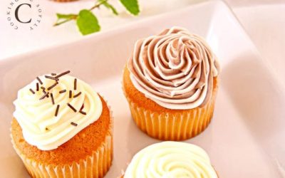 Cupcake with vanilla and cocoa frosting