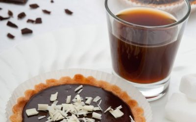 Shortcrust pastry tarts with chocolate ganache