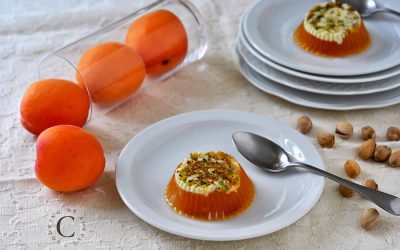 Crispy jellied apricots