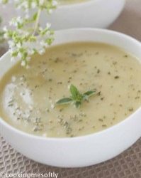 Cold cream of zucchini soup