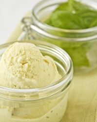 Gelato al basilico