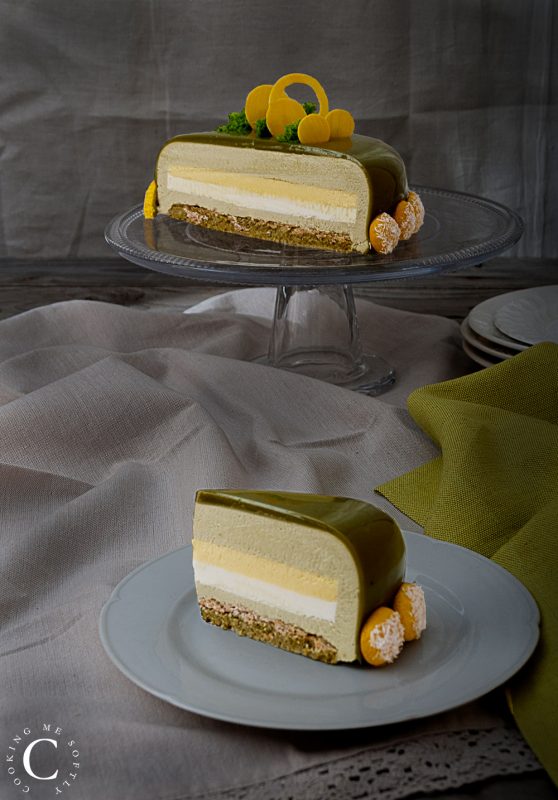 Entremets al pistacchio e frutto della passione
