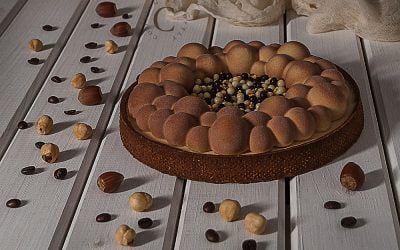 Coffee and praline tart