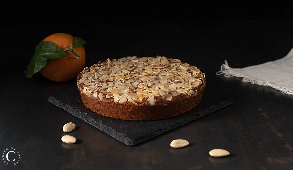 Torta morbida alle mandorle e arancia