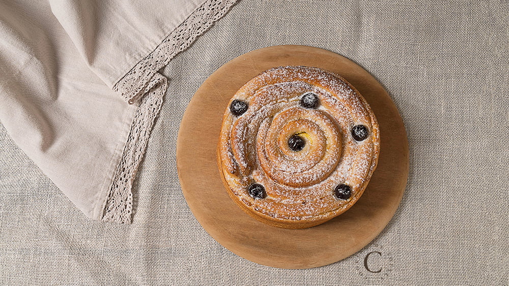 brioche alla crema e amarene