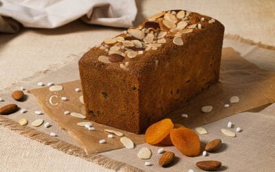 Almonds and apricots loaf cake